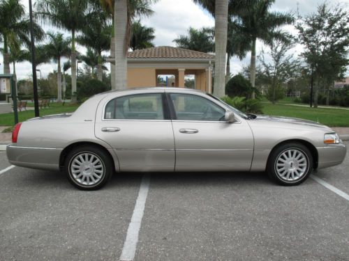 2003 lincoln town car signature sedan 4-door 4.6l