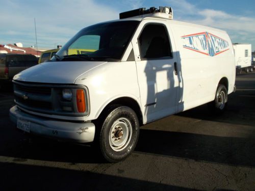 2001 chevy express van, no reserve