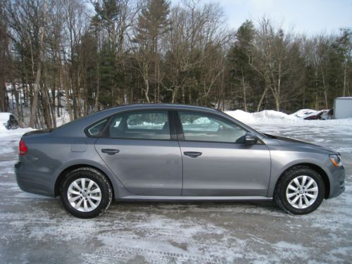 2012 vw passat sedan 2.5 only 18,600 miles salvage repairable title no damage !!