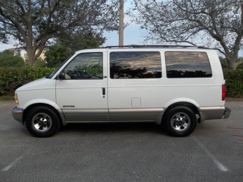 2002 gmc safari sle passenger van