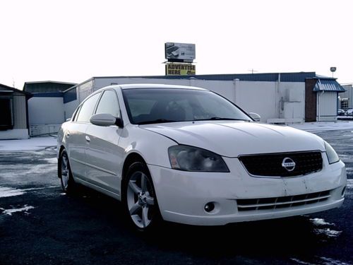 **no reserve**2005 nissan altima 3.5**no reserve**