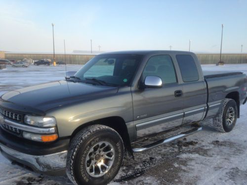 2001 chevy silverado z71 4x4 5.3l 4-door extended cab pick-up truck runs great