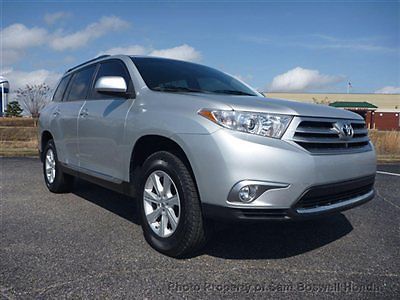 2011 toyota highlander base 1 owner clean carfax local trade