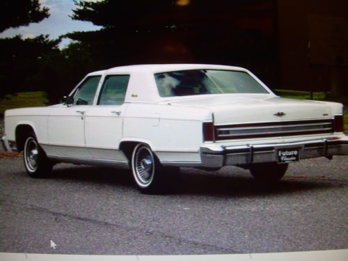 1979 Lincoln Towncar White Exterior with Navy Blue Leather Interior., image 3