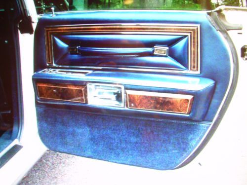 1979 Lincoln Towncar White Exterior with Navy Blue Leather Interior., image 7