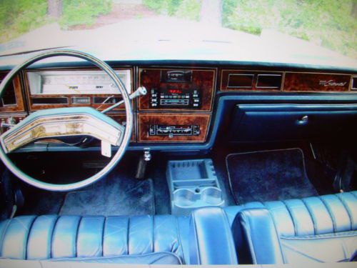 1979 Lincoln Towncar White Exterior with Navy Blue Leather Interior., image 9