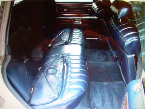 1979 Lincoln Towncar White Exterior with Navy Blue Leather Interior., image 10
