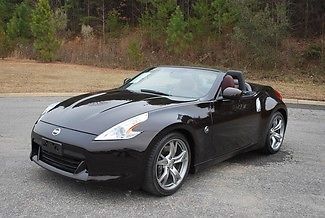 2010 nissan 370z grand touring convertible,only 8k miles looks/runs great