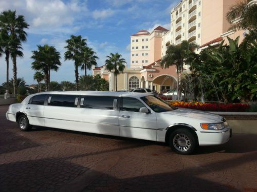 Lincoln town car limousine 120&#034; no reserve stretch