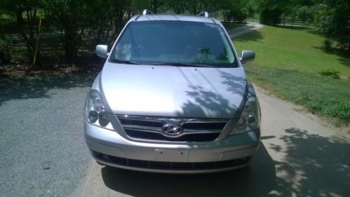 2007 hyundai entourage limited - 72k miles - fully loaded - dvd- everything!