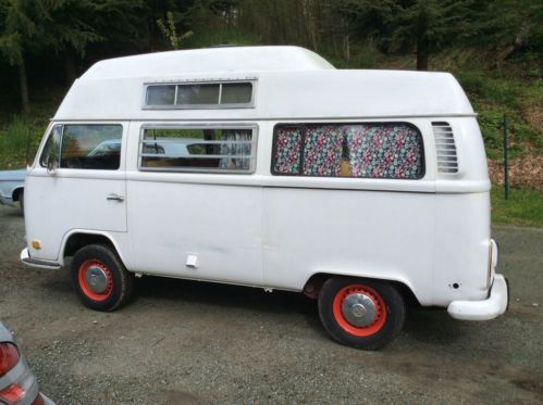 1972 Volkswagen Hi-Top Camper Bus, image 2