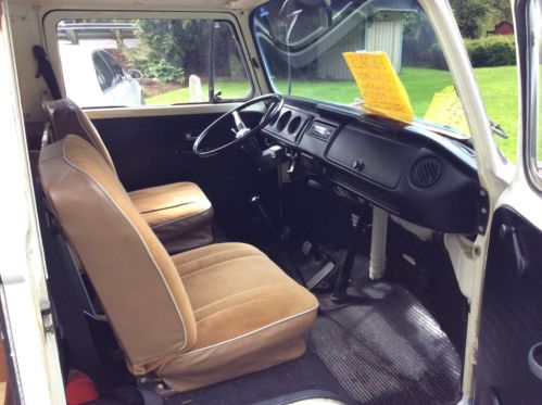 1972 Volkswagen Hi-Top Camper Bus, image 3