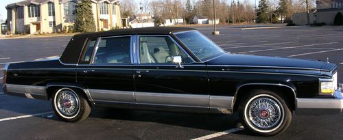 1992 cadillac fleetwood brougham 20,902 original miles black w/grey interior