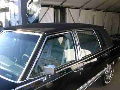 1992 CADILLAC FLEETWOOD BROUGHAM 20,902 ORIGINAL MILES BLACK W/GREY INTERIOR, image 5