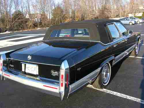 1992 CADILLAC FLEETWOOD BROUGHAM 20,902 ORIGINAL MILES BLACK W/GREY INTERIOR, image 6