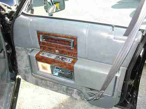 1992 CADILLAC FLEETWOOD BROUGHAM 20,902 ORIGINAL MILES BLACK W/GREY INTERIOR, image 18