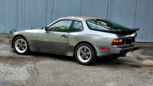 1985.5 porsche 944 base coupe w/ 951 911.  fuchs wheels, rims