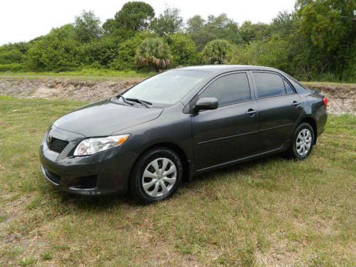 Toyota Corolla LE in excellent conditions LOW mileage ONE owner, image 2