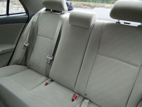 Toyota Corolla LE in excellent conditions LOW mileage ONE owner, image 10