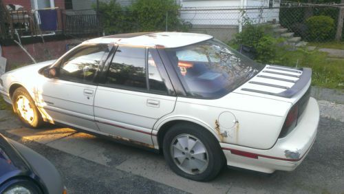 1990 oldsmobile cutlass supreme international sedan 4-door 3.1l