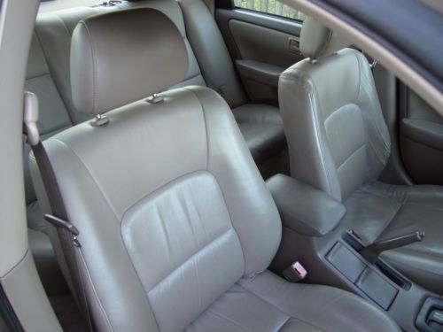 1999 Toyota Camry LE Sedan 4-Door 3.0L 6 Cylinder Leather 1 Owner No Reserve, image 18