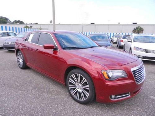 2013 chrysler 300s.. 3.6l v6, beats audio, navi, moonroof, 8-speed, wow!