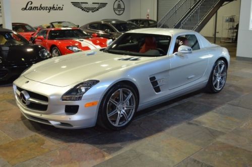 2011 mercedes sls 5k miles like new !!