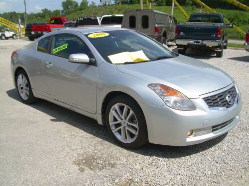 2009 nissan altima 2 door 3.5 se only 22k miles