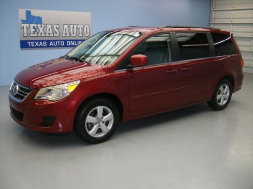 We finance!! 2011 volkswagen routan se tv&#039;s heated leather bluetooth texas auto