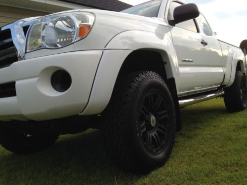 2010 lifted tacoma 4 door sr5 prerunner nice!!!