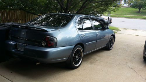 2000 nissan altima se sedan 4-door 2.4l