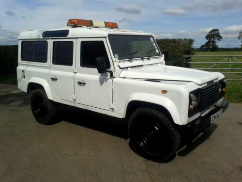 Completely original 1987 landrover defender 110 station wagon finished in white