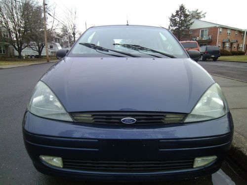 2003 ford focus zx3 hatchback 3-door 2.3l