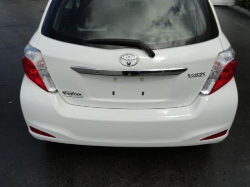 2012 toyota yaris le