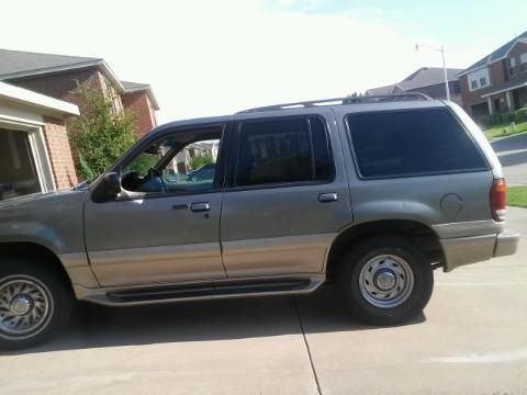 Light brown , good condition, suv