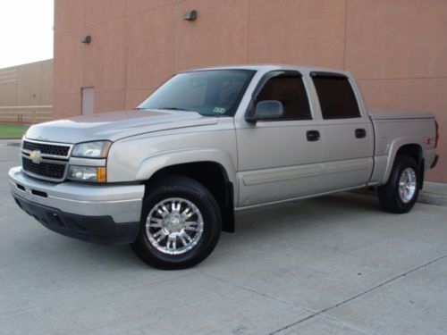 Z71 4x4 crew cab bed cover towing hitch cd player cold ac clean carfax