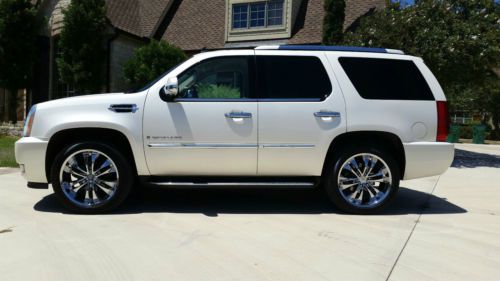 2008 cadillac escalade, loaded, custom wheels, 3 screen video  system, luxury