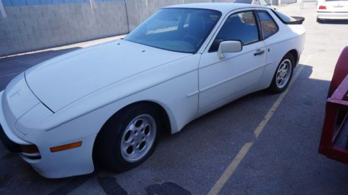 No reserve 1986 porsche 944 (not running)