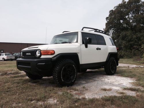 2013 toyota fj cruiser trail teams clone 7k miles! perfect! no reserve!!