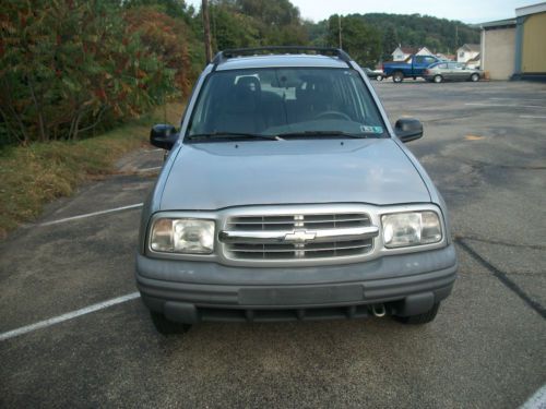 2002 Chevy Tracker 4 Wheel Drive, 4 Door, Automatic, 4 cylinder, 2.0 L – $5,500, US $4,999.00, image 2