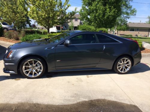 2011 cadillac cts-v like new 6speed 8000miles