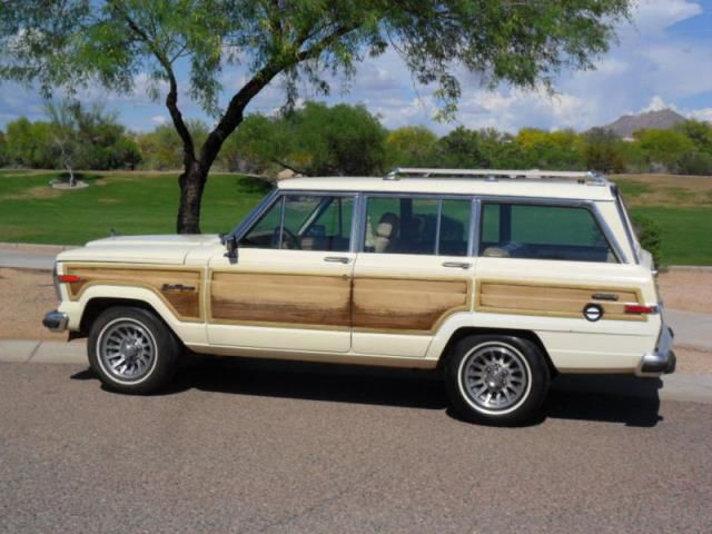 Jeep wagoneer base trim