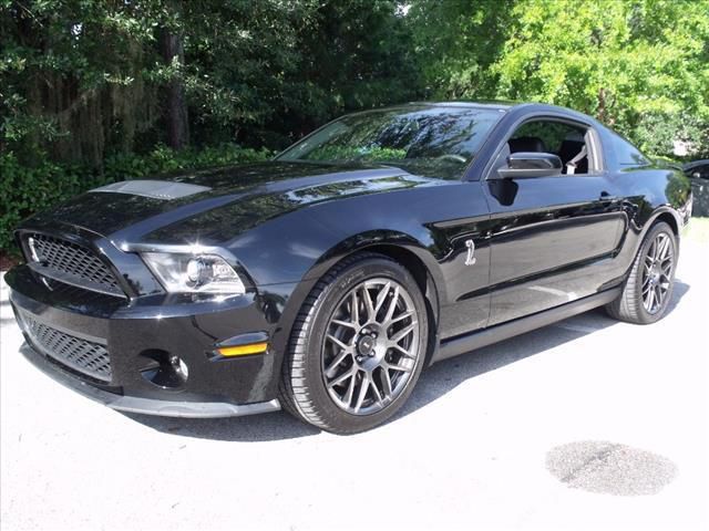 2011 ford mustang