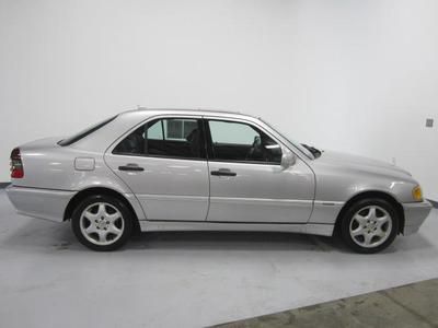 C230 sport, 2.3l sport sedan, c6 8 speakers, kompressor