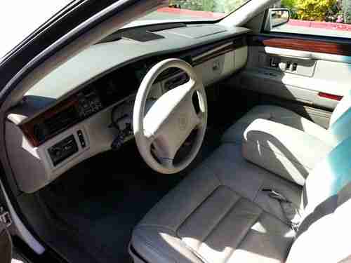 1996 Cadillac DeVille Base Sedan 4-Door 4.6L, image 7
