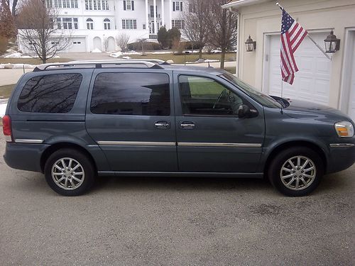 Buick terraza mini van