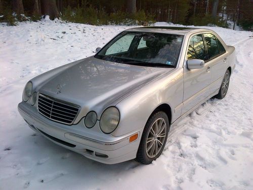 2001 mercedes-benz e320 4matic sedan 4-door 3.2l - very low reserve