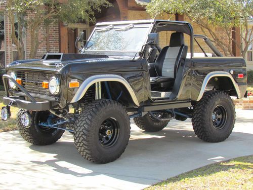 1971 classic ford bronco. full custom restoration. ready to show and go. nice!!!