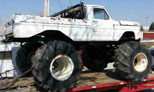 NO RESERVRE!!! 1968 FORD F250 4X4 MONSTER TRUCK 5 TON AXLES BUILT BBF 460, image 2