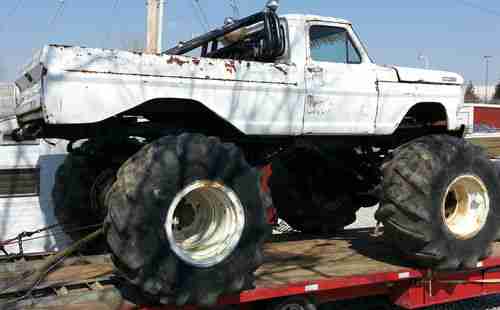 NO RESERVRE!!! 1968 FORD F250 4X4 MONSTER TRUCK 5 TON AXLES BUILT BBF 460, image 3